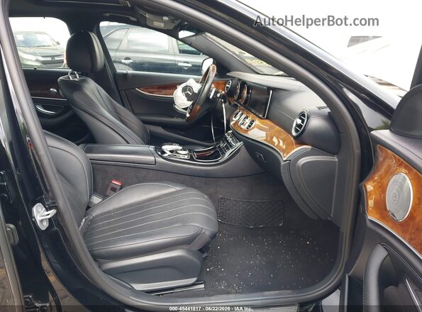 WDDZF4KB7HA255011 2017 MERCEDES-BENZ E-CLASS Черный Вид салона спереди