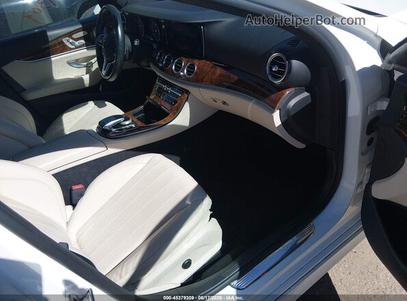 WDDZF4KB7KA622979 2019 MERCEDES-BENZ E-CLASS Белый Вид салона спереди