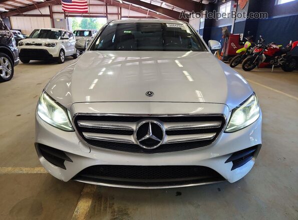 WDDZF4KB8HA232885 2017 MERCEDES-BENZ E Серебряный Вид спереди