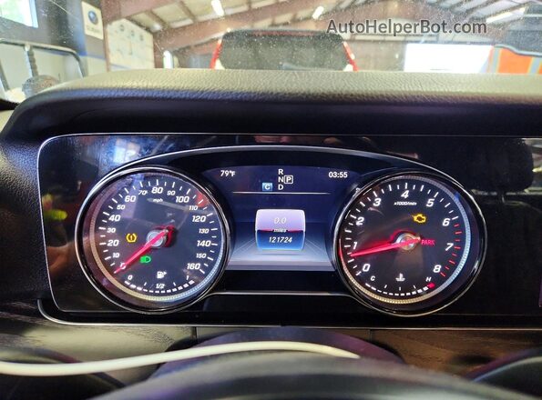 WDDZF4KB8HA232885 2017 MERCEDES-BENZ E Серебряный Вид щитка приборов