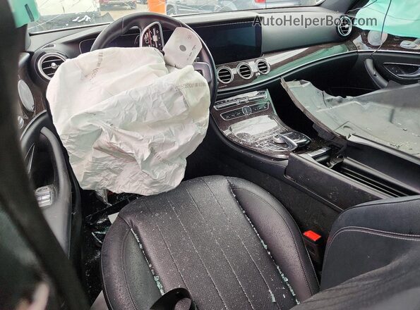 WDDZF8EB8LA720939 2020 MERCEDES-BENZ E Белый Вид панели приборов