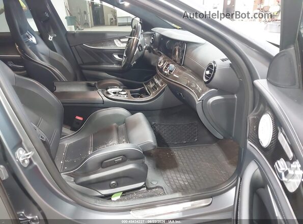 WDDZF8KB1JA377067 2018 MERCEDES-BENZ AMG E 63 Gray Front interior view