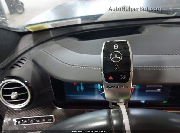 WDDZF8KB1JA377067 2018 MERCEDES-BENZ AMG E 63 Gray Dashboard view