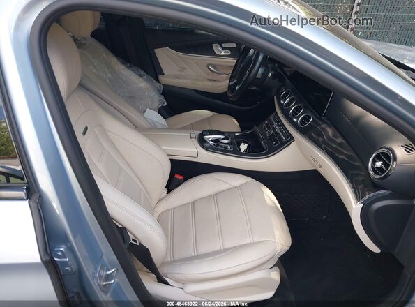 WDDZF8KB7JA384511 2018 MERCEDES-BENZ AMG E 63 Light Blue Вид салона спереди