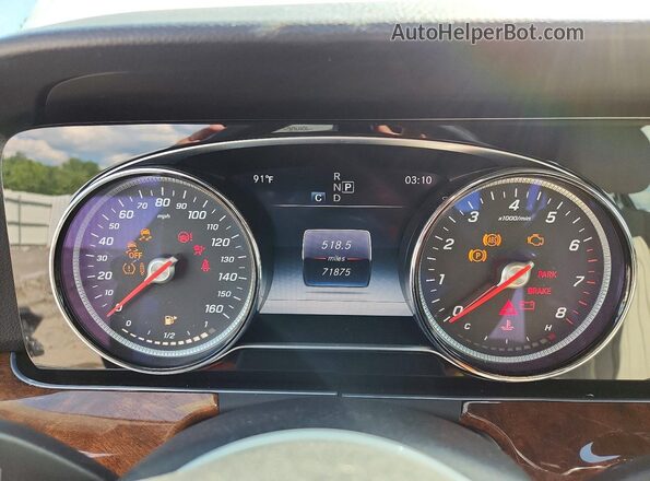 WDDZH6JB8KA656386 2019 MERCEDES-BENZ E White Սարքավորումների վահանակի տեսք