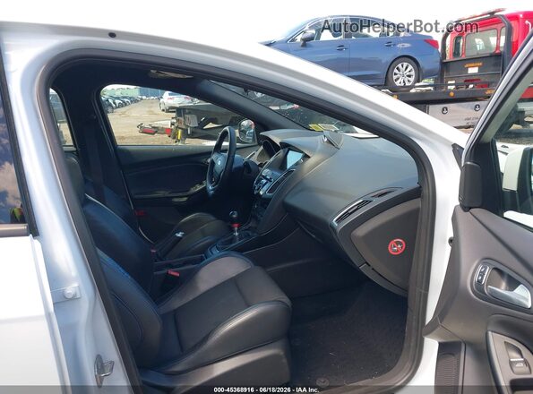 WF0DP3TH0H4119734 2017 FORD FOCUS RS White 
