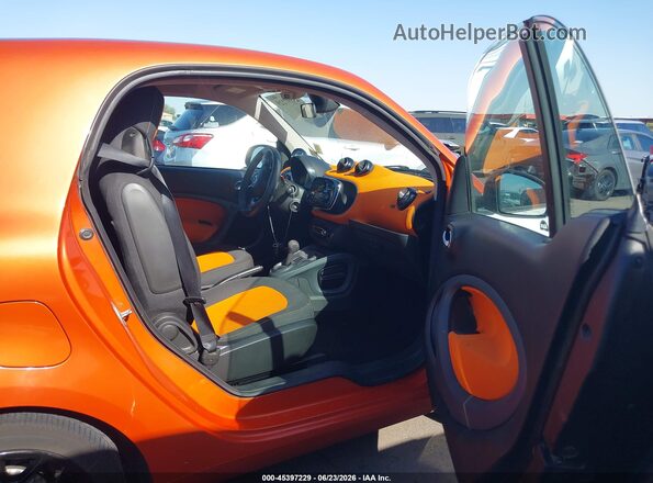 WMEFJ5DA2GK051930 2016 SMART FORTWO White Widok wnętrza z przodu