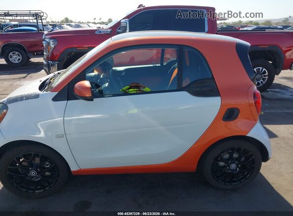 WMEFJ5DA2GK051930 2016 SMART FORTWO White Widok wnętrza 360 stopni