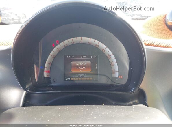 WMEFJ5DA2GK051930 2016 SMART FORTWO White Widok tylnych siedzeń