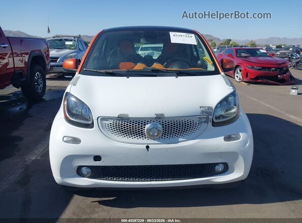 WMEFJ5DA2GK051930 2016 SMART FORTWO White Widok zestawu wskaźników