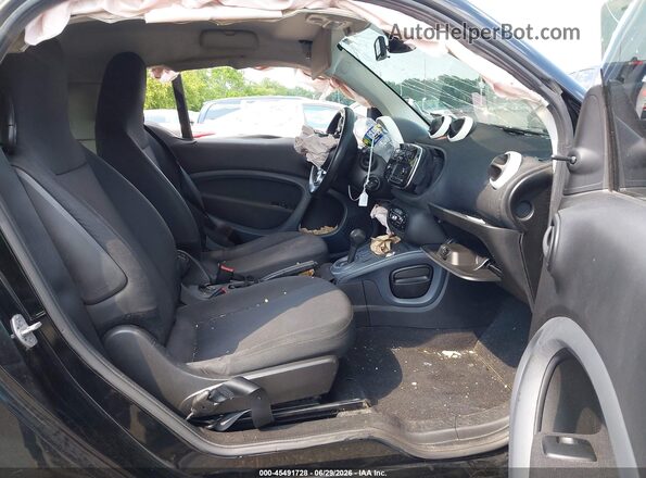 WMEFJ5DA6HK171974 2017 SMART FORTWO White წინა სალონის ხედი