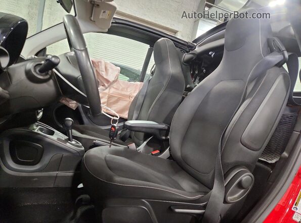 WMEFK5DA8HK116892 2017 SMART FORTWO White Widok wnętrza z przodu