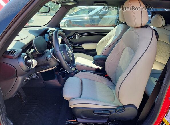 WMW33DH02R2U92058 2024 MINI COOPER Красный Вид салона спереди