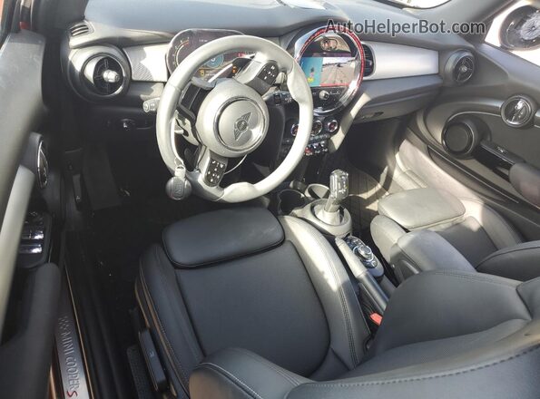 WMW43DL02P3P54504 2023 MINI COOPER Red Vista del salpicadero