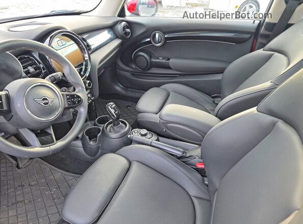 WMW53DH06R2U96882 2024 MINI COOPER Красный Вид салона спереди