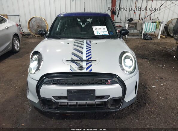 WMW53DK06N2S06367 2022 MINI HARDTOP Silver Rear interior view