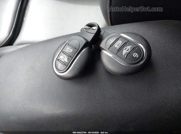 WMWLN9C56J2E51062 2018 MINI CLUBMAN Gray 