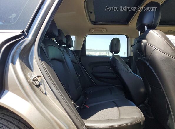 WMWLU1C52H2C41864 2017 MINI COOPER Silver Vista de los asientos traseros