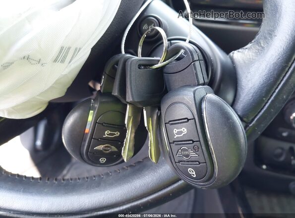 WMWLU1C55H2F27305 2017 MINI CLUBMAN Black Առջևի վահանակի տեսք