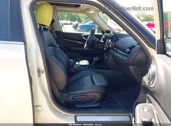 WMWLU5C5XH2E81624 2017 MINI CLUBMAN Cream Vista interior delantera