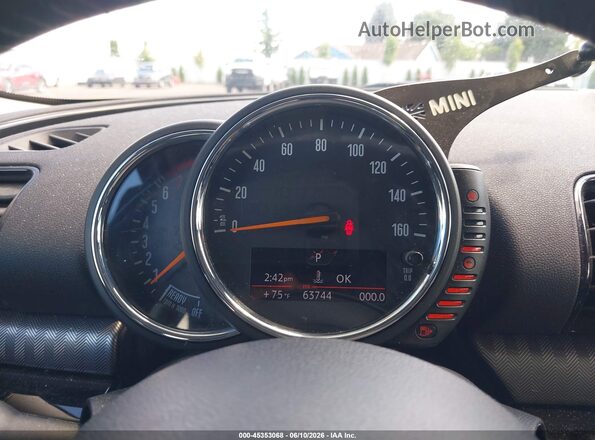 WMWLU5C5XH2E82725 2017 MINI CLUBMAN Maroon Vista de los asientos traseros