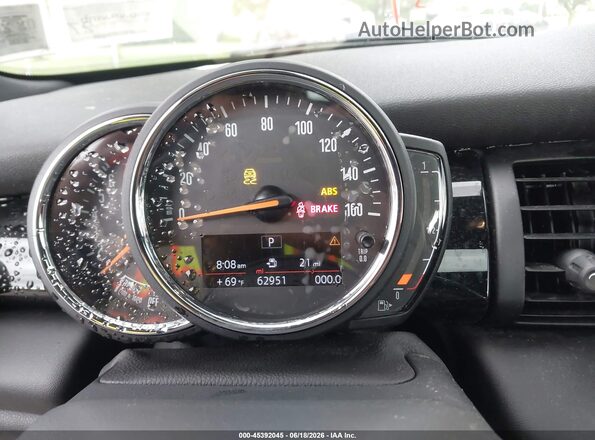 WMWXR3C08M2N94152 2021 MINI HARDTOP Red Widok tylnych siedzeń