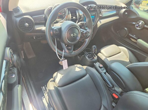WMWXR5C01L2L85233 2020 MINI COOPER Red Dashboard view