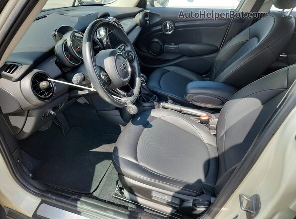 WMWXU1C51K2J02444 2019 MINI COOPER Beige Вид салону спереду
