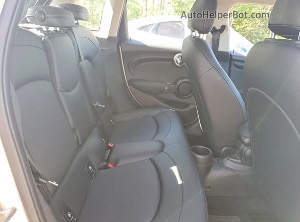 WMWXU7C06L2L41500 2020 MINI COOPER White Vista de los asientos traseros