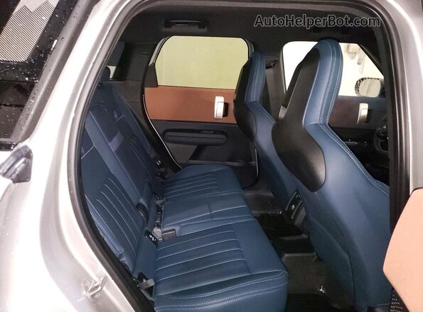 WMZ23GA00S7R14542 2025 MINI COUNTRYMAN Серебряный Вид задней части салона