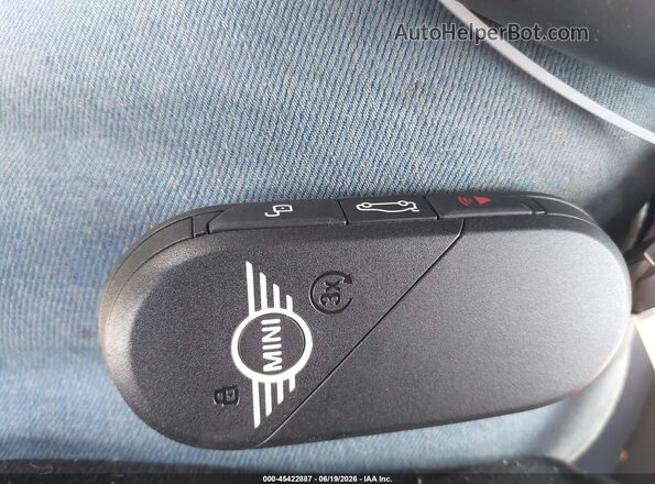 WMZ23GA03T7U08897 2026 MINI COUNTRYMAN White Dashboard view