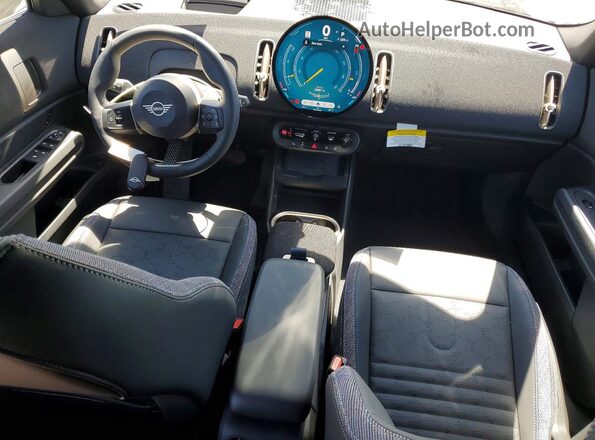 WMZ23GA04T7U08861 2026 MINI COUNTRYMAN White Вид панелі приладів
