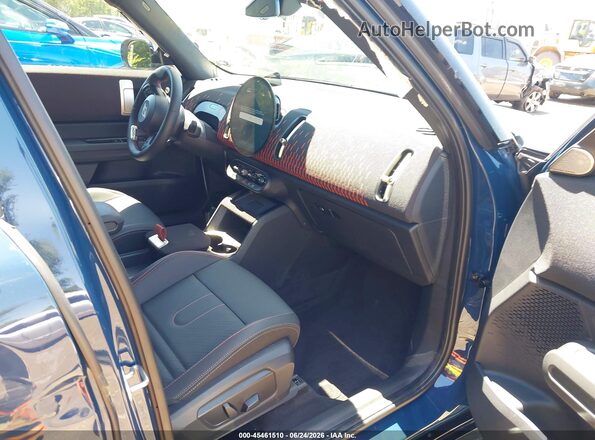 WMZ33GA02T7U77682 2026 MINI COUNTRYMAN Blue Front interior view