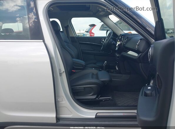 WMZ53BR07N3N95334 2022 MINI COUNTRYMAN Gray Vista interior delantera