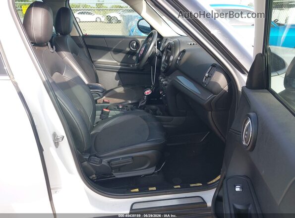 WMZYS7C30J3E07783 2018 MINI COUNTRYMAN Белый Вид салона спереди