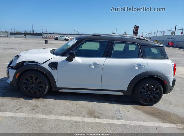 WMZYS7C39J3E07443 2018 MINI COUNTRYMAN Белый Панорамный вид салона 360°