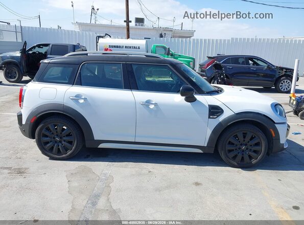WMZYS7C39J3E07443 2018 MINI COUNTRYMAN Белый Вид задней части салона