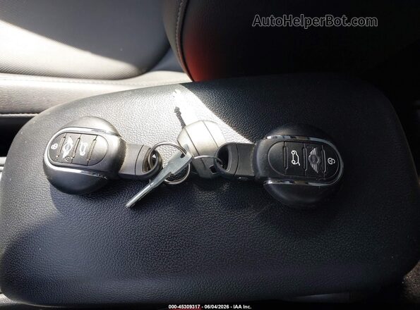 WMZYT5C34J3E60486 2018 MINI COUNTRYMAN Синий Вид панели приборов