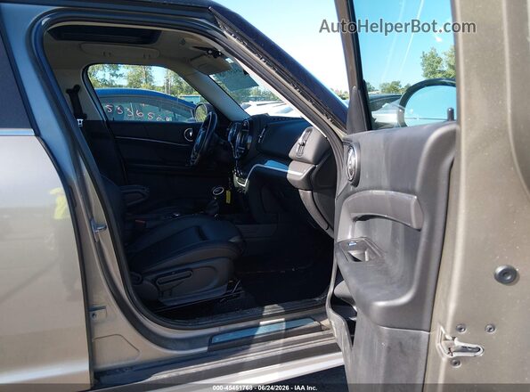 WMZYT5C38H3D80666 2017 MINI COUNTRYMAN Gold Front interior view