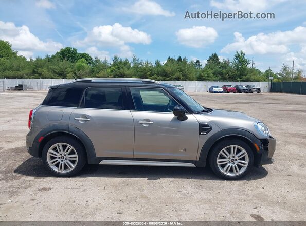 WMZYV5C33H3E01076 2017 MINI COUNTRYMAN Silver Սալոնի հետևի տեսք