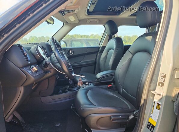 WMZYV5C5XK3F57379 2019 MINI COOPER Silver Vista interior delantera