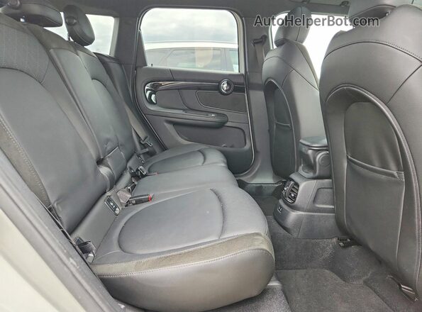 WMZYX1C09L3L54957 2020 MINI COOPER Gray Rear interior view