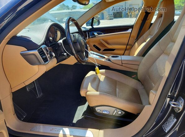 WP0AA2A72GL003550 2016 PORSCHE PANAMERA Blue Front interior view