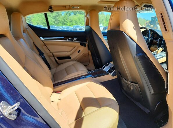 WP0AA2A72GL003550 2016 PORSCHE PANAMERA Blue Rear seats view