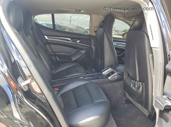 WP0AA2A7XGL006132 2016 PORSCHE PANAMERA Black Widok tylnych siedzeń