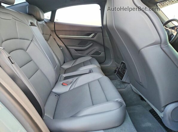 WP0AA2Y19SSA08361 2025 PORSCHE TAYCAN Green Widok tylnych siedzeń