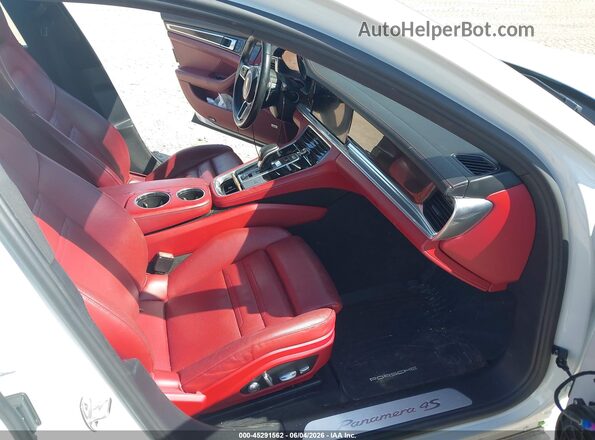 WP0AB2A75JL132662 2018 PORSCHE PANAMERA Белый Вид салона спереди