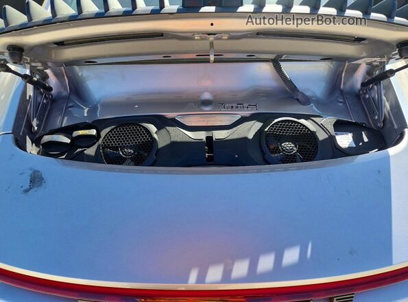 WP0AB2A97LS229517 2020 PORSCHE 911 Silver Rear interior view