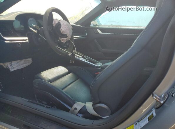 WP0AB2A99NS221891 2022 PORSCHE 911 Silver Widok wnętrza z przodu
