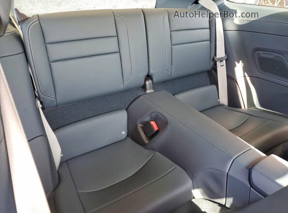 WP0AB2A99NS221891 2022 PORSCHE 911 Silver Widok tylnych siedzeń